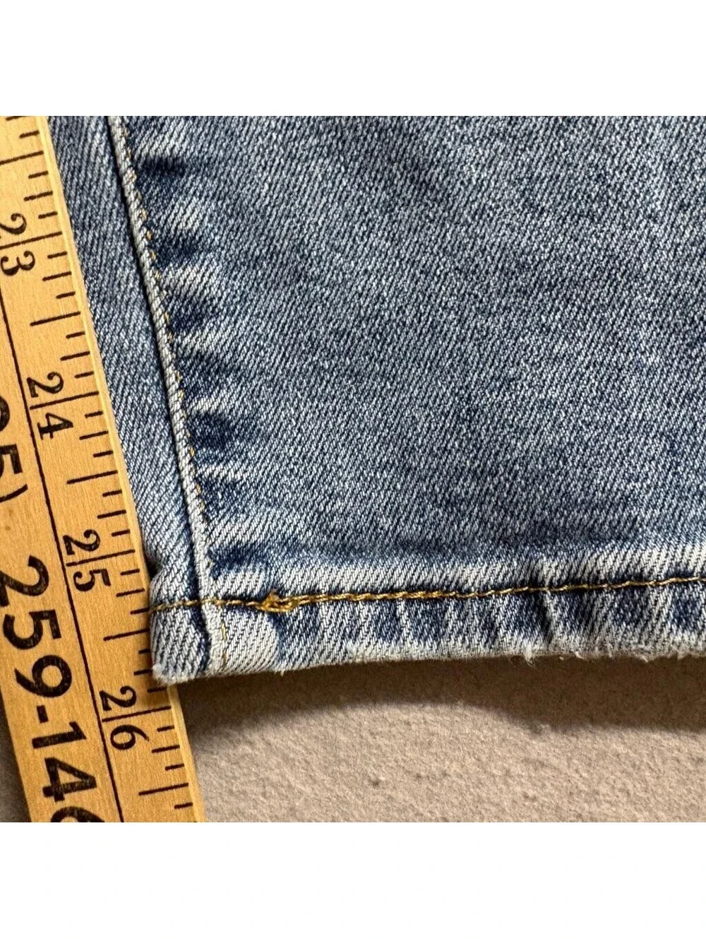 Levis High Waisted Mom Jeans Womens 28 Blue Stretch Denim Tapered Leg W28 L27